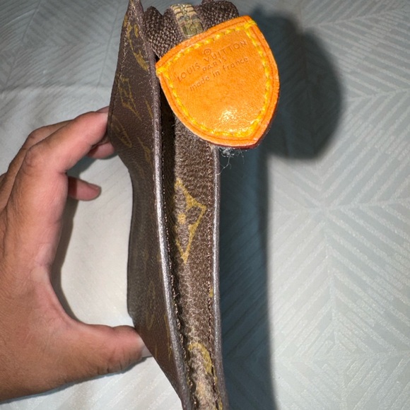 100% Authentic Louis Vuitton Monogram Toiletry Pouch. - Picture 4 of 8